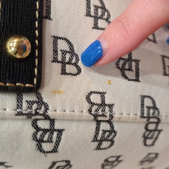 Dooney & Bourke White And Black monogtam Shoulder Hobo Bag Turnlock With Dustbag - Picture 17 of 17